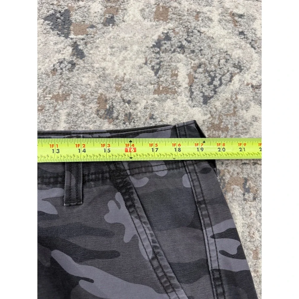 Levis Mens Camo Cargo Shorts Gray Black Camouflage Cotton W36 Relaxed Fit